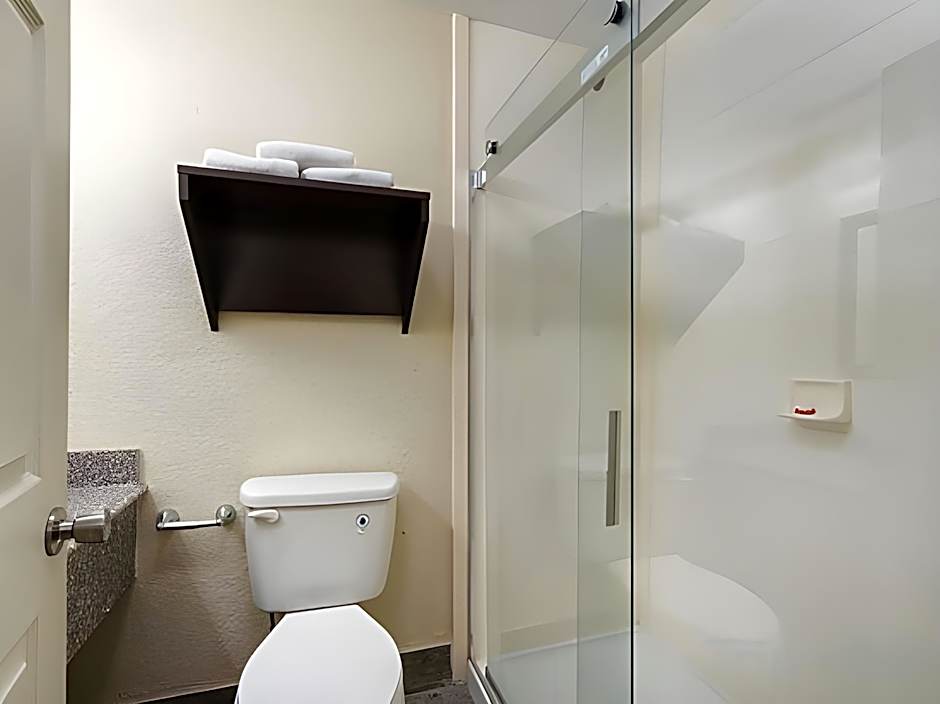 OYO Hotel Tulsa N Sheridan Rd & Airport