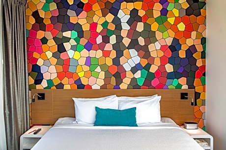 Deluxe Corner King Room - Accessible