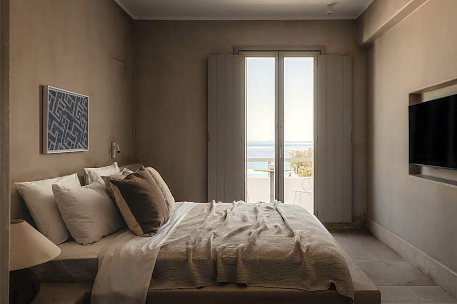 Akria Seaside Suites