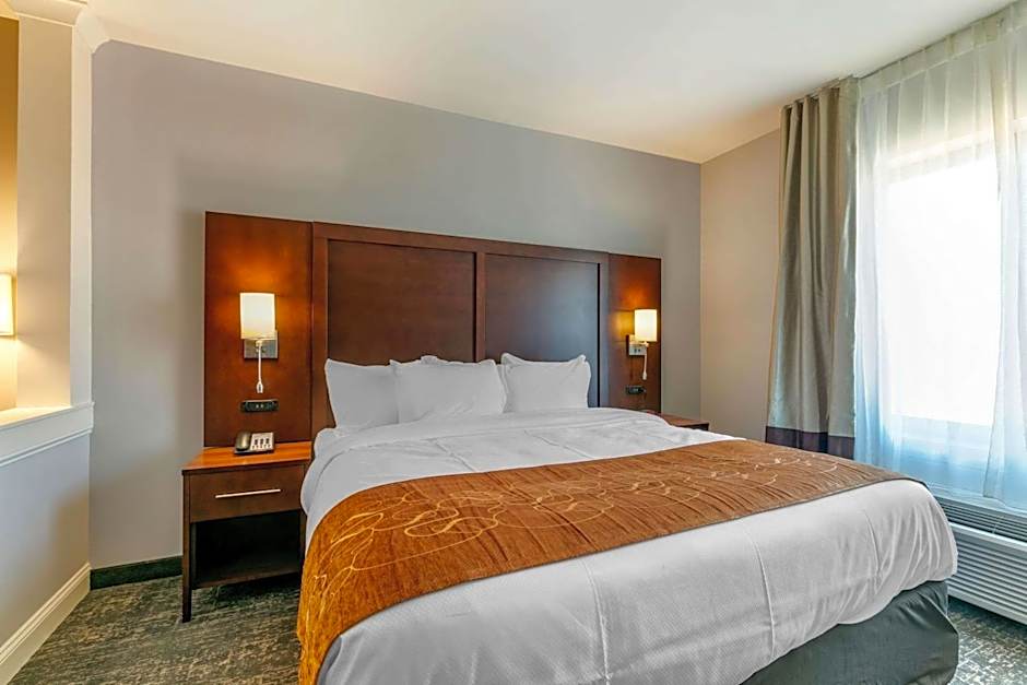 Photo 1 of 5 of 1 King Bed Suite, Mobility Accessible