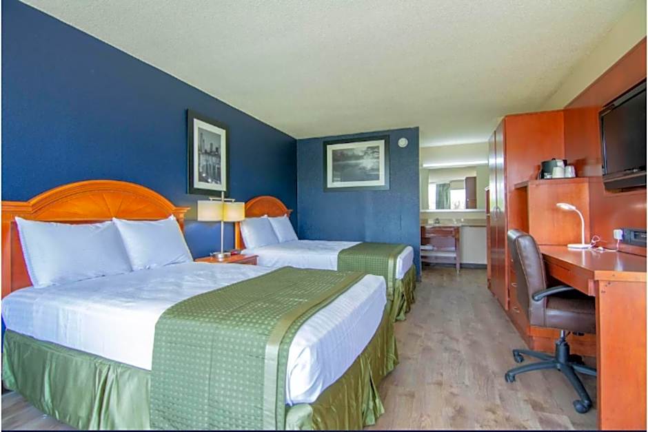 Photo 1 of 5 of 2 Double Beds, Smoking