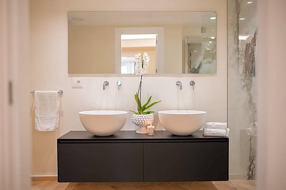 Naxi Suites