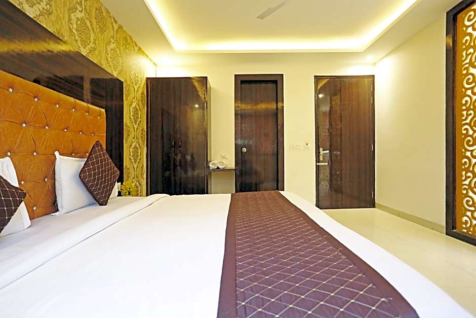 Hotel Iconic Suite - Near Delhi Airport