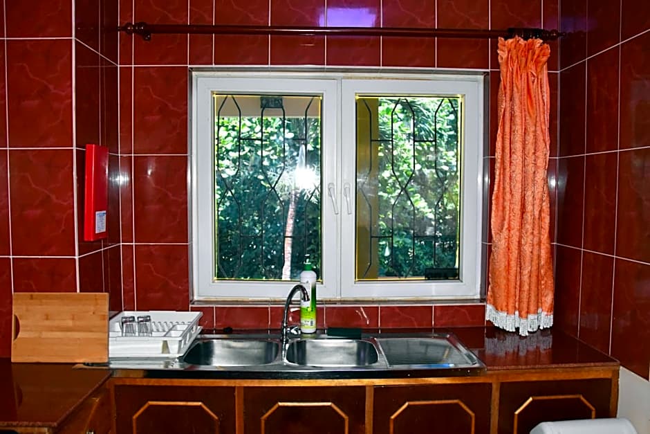 Reef Holiday Apartments