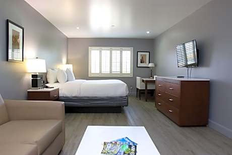 King Suite with Living Room - Non Smoking
