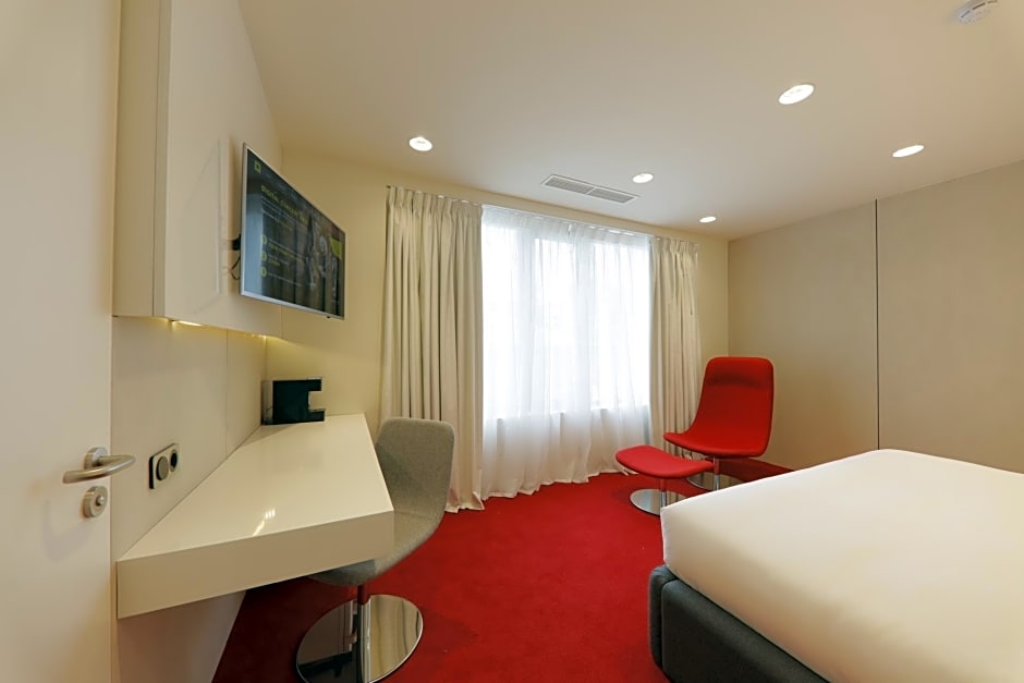 The Grove Design Hotel