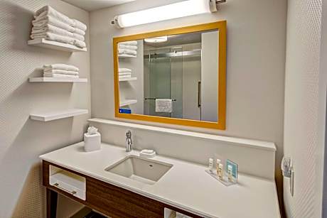 2 Queen Balcony Wheelchair Access