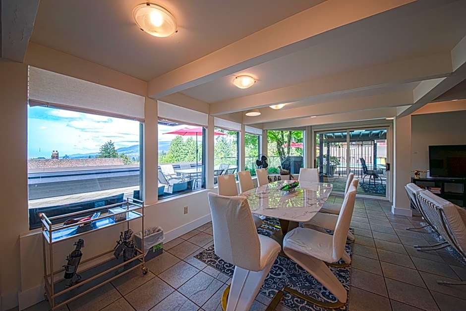 Seymour Private Bedroom, Ensuite Bathroom with Shared Pool, Hot Tub with Views