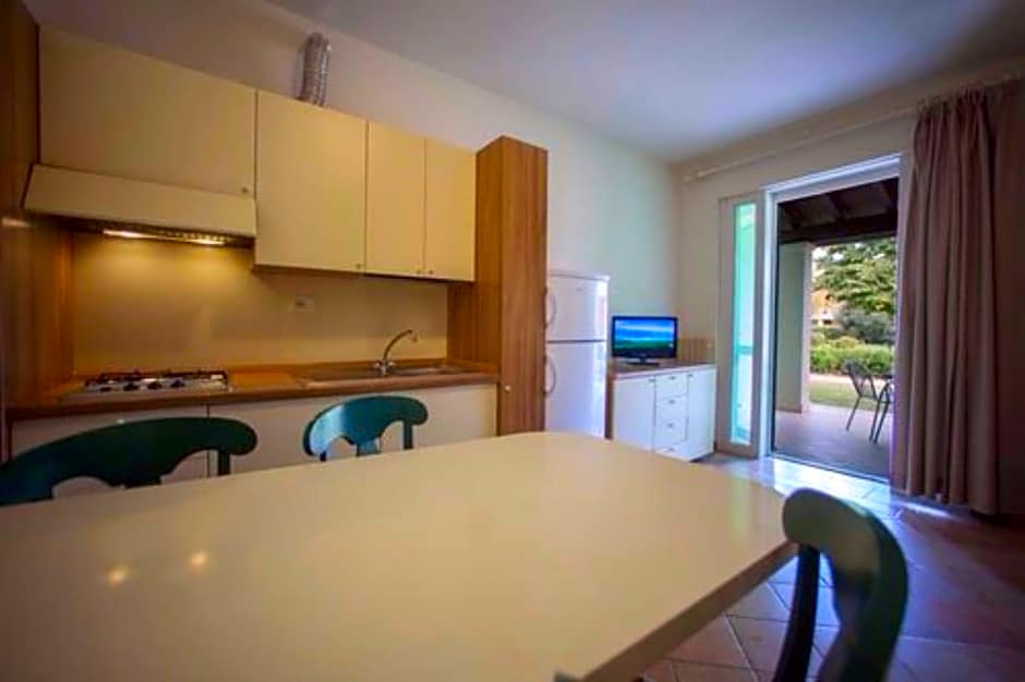 The Garda Village - Near Spiaggia Brema