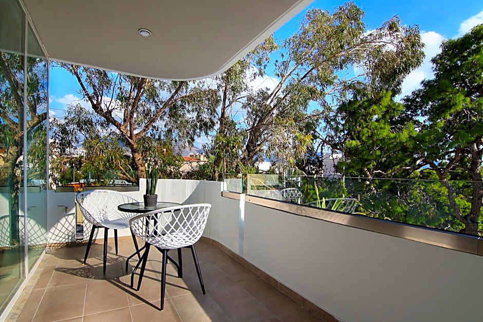 Maison 66, Riviera Hotels