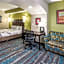 La Quinta Inn & Suites by Wyndham Dallas Grand Prairie South