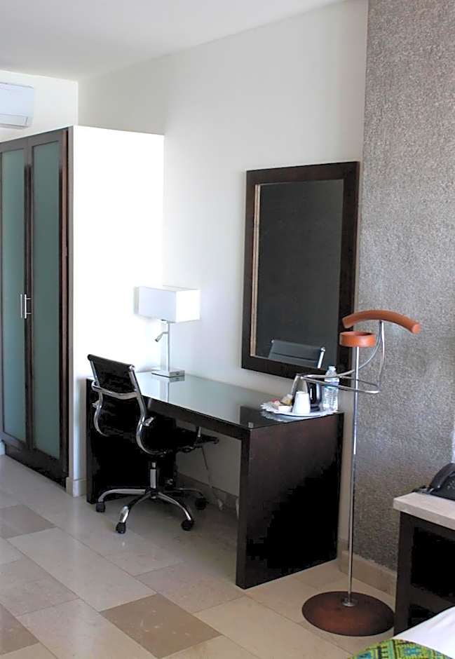 Seven Crown La Paz Malecon