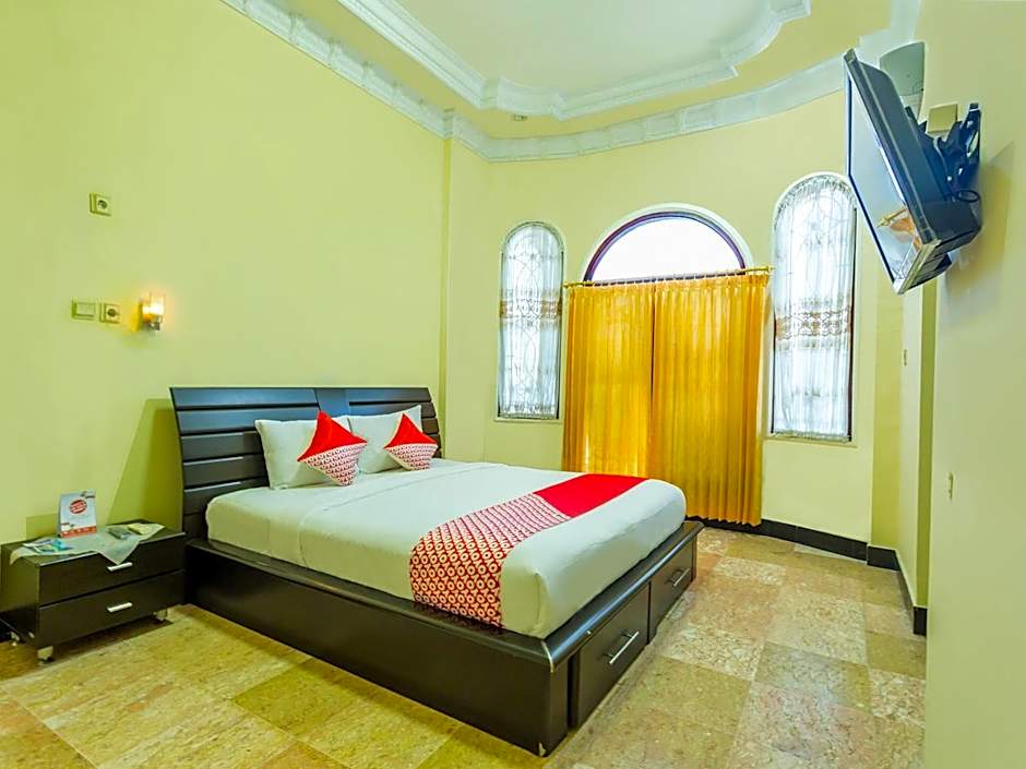 OYO 2848 Senaz Guesthouse