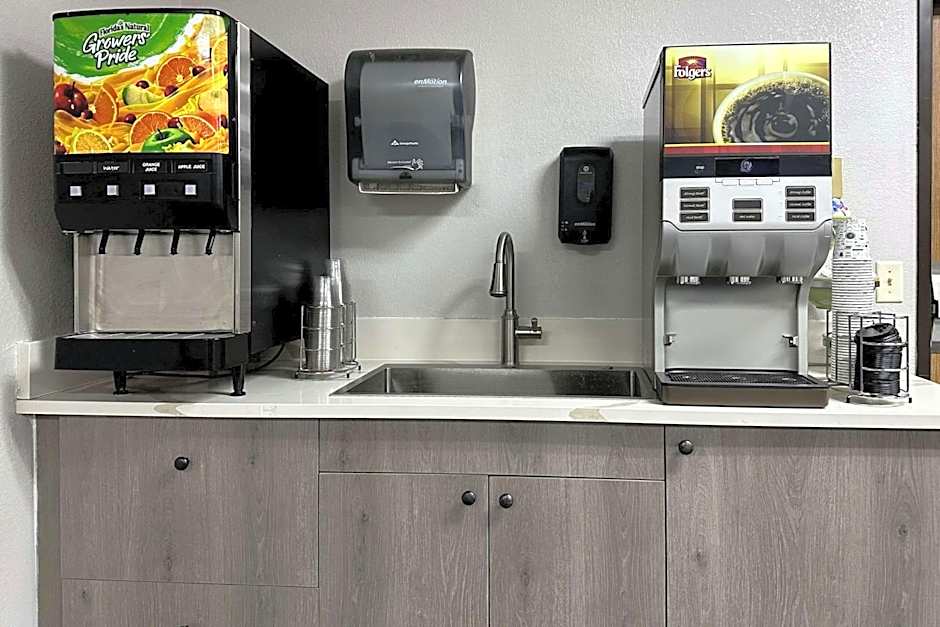 Quality Suites Near West Acres
