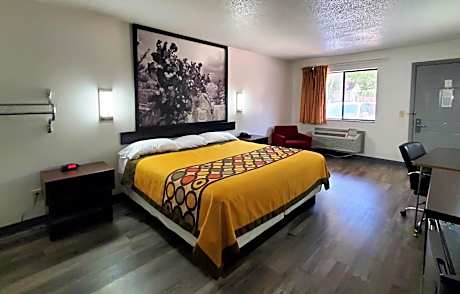 Deluxe King Room