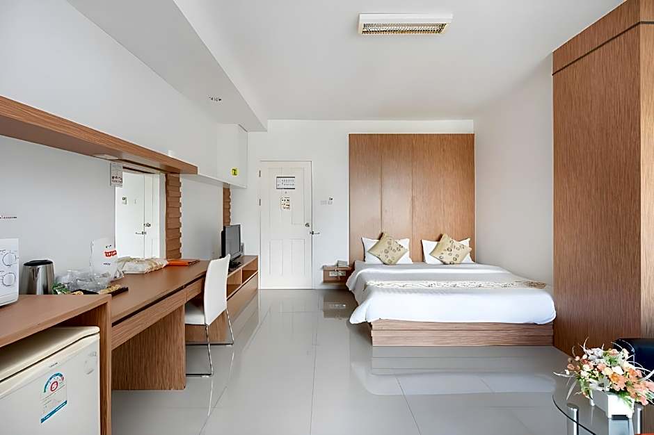 Riski Residence Ngamwongwan