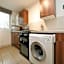 London Oasis Flat with High-Speed Broadband and Free Parking