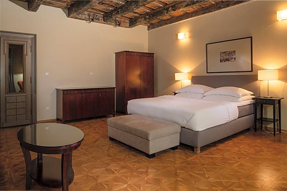 Charles Bridge Heritage Suites by SALVATOR HOTELS