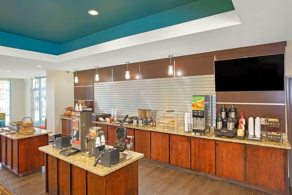 La Quinta Inn & Suites by Wyndham Houston Willowbrook