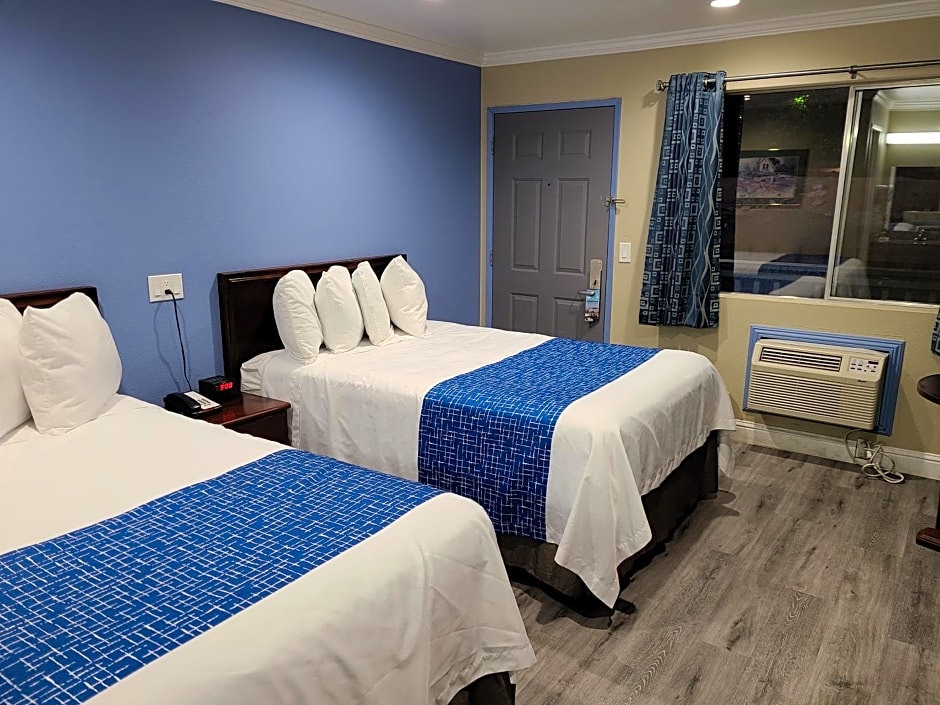 Travelodge by Wyndham Clearlake