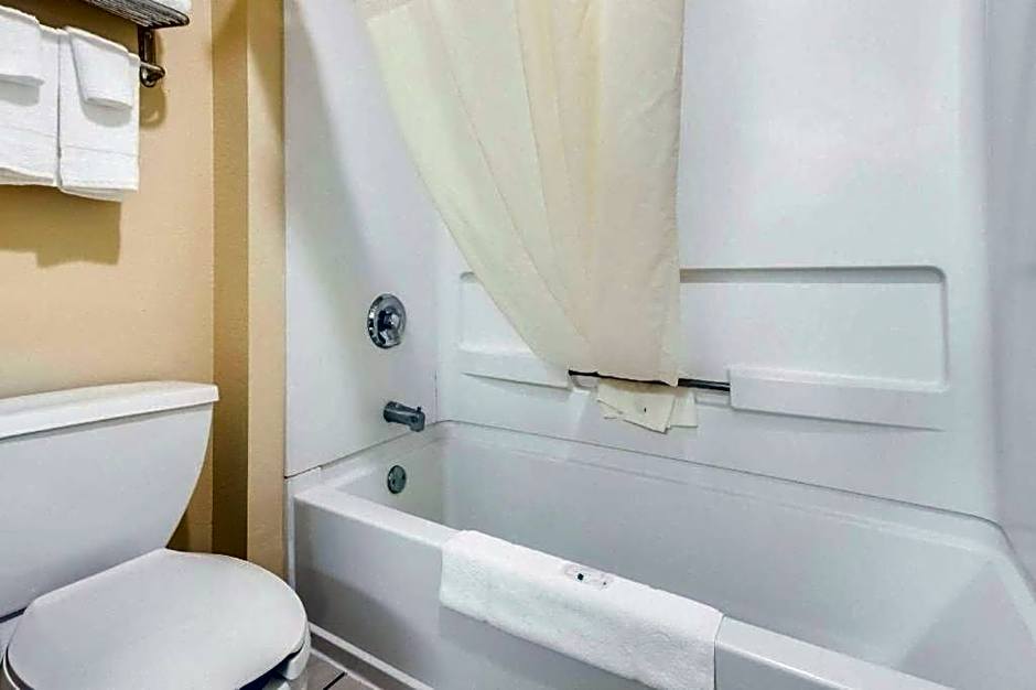 Quality Inn & Suites Lincoln