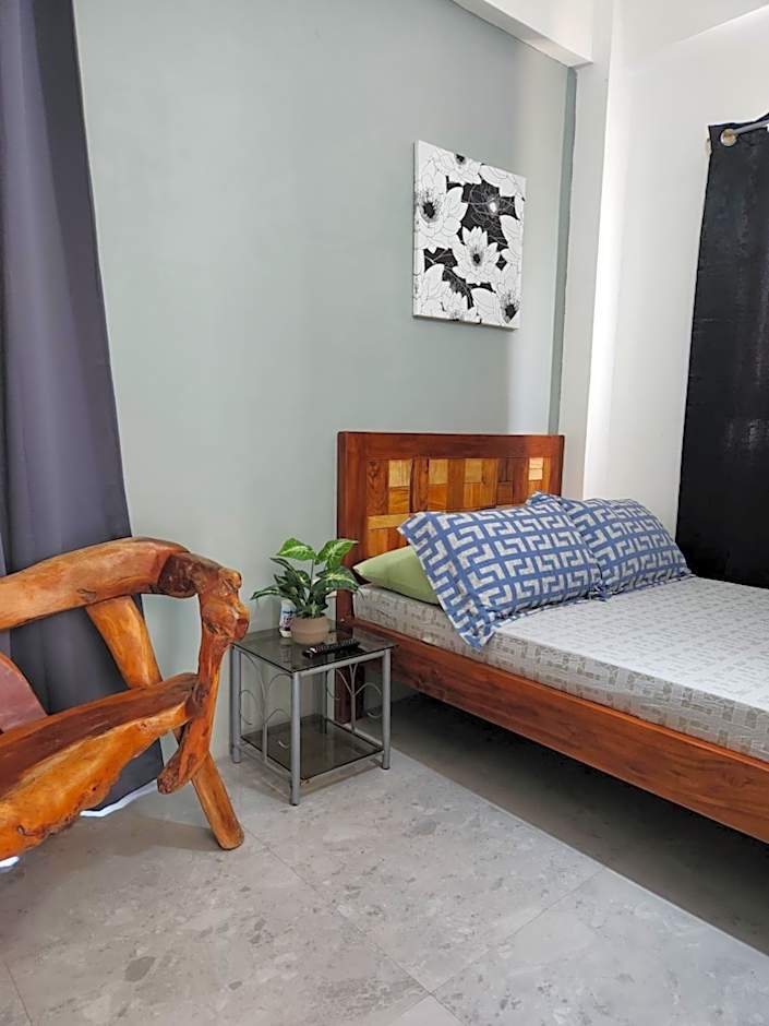 ASHBURN'S TRANSIENT Bauang La Union - BARKADA ROOM, LIMITED PARKING, SELF CHECK-IN, SELF SERVICE