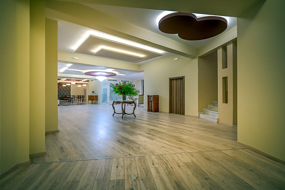 Elegance  Luxury Executive Suites