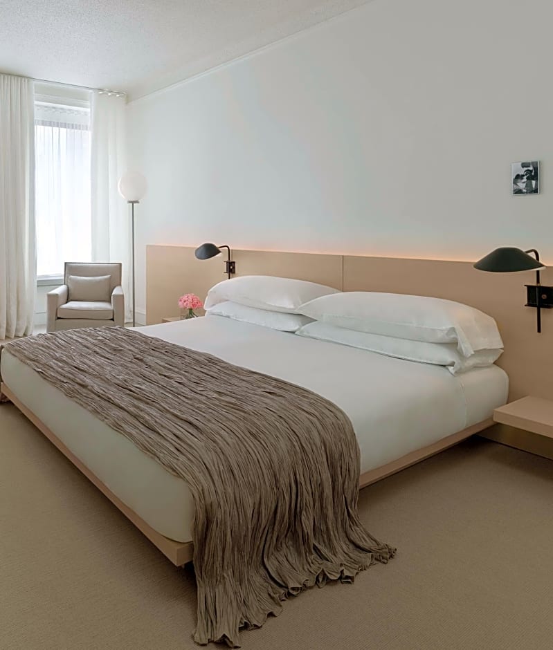 The Chicago Hotel Collection Ambassador Gold Coast