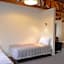 The Hobbit Motorlodge