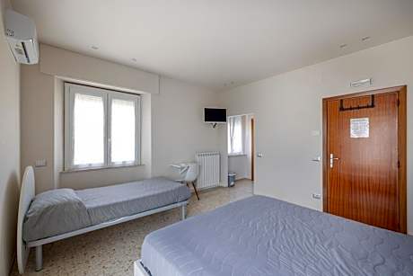 Standard Triple Room with Sea View