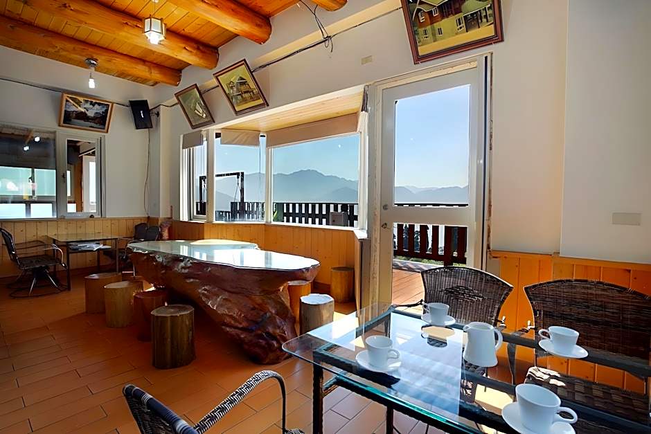 Dindai Glass Vacation Villa