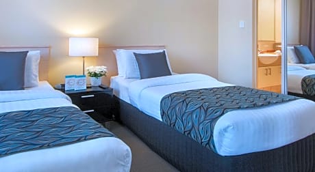 Standard One-Bedroom Twin Bed Suite