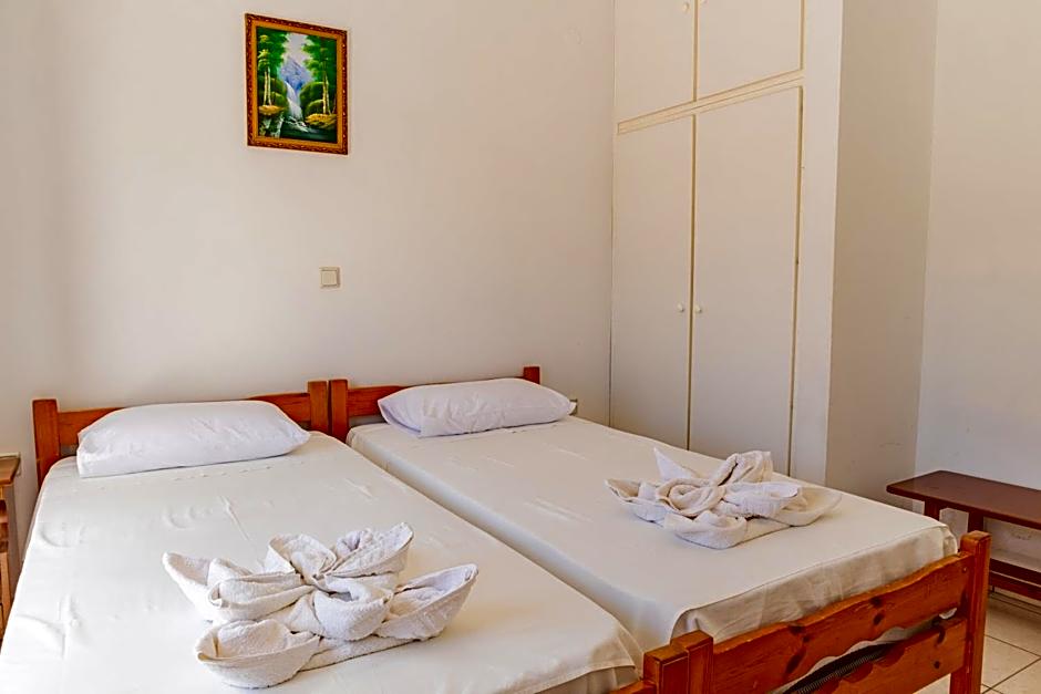 Amazona Apartments and Studios