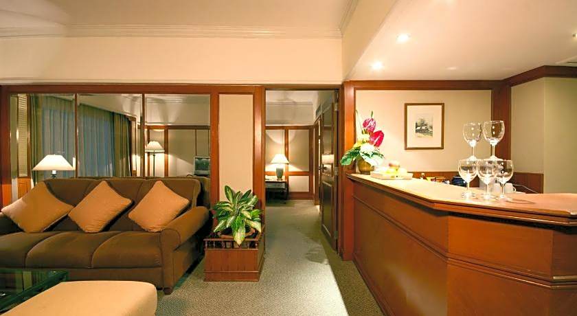 Bangkok Palace Hotel