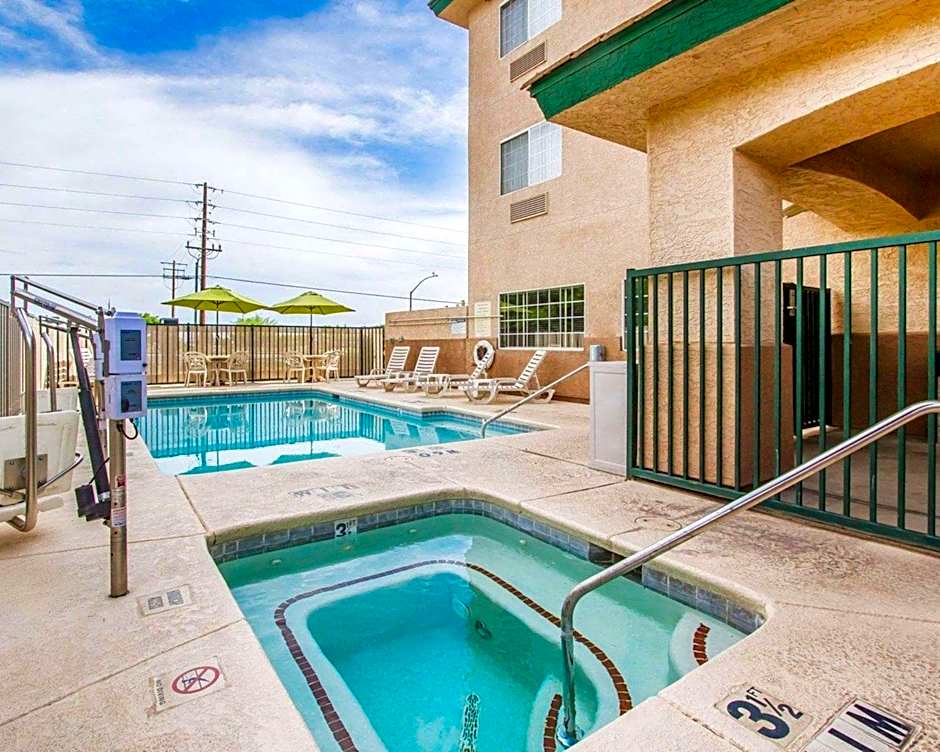 Comfort Inn & Suites Sierra Vista near Ft Huachuca