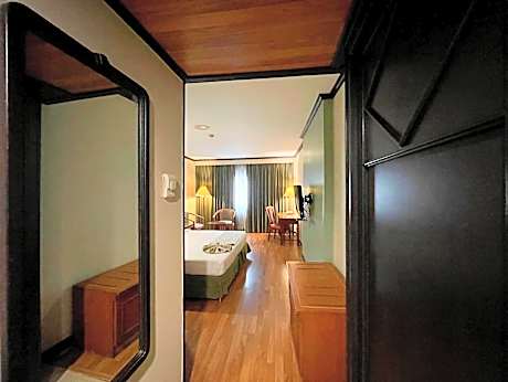 Deluxe Premium King Room