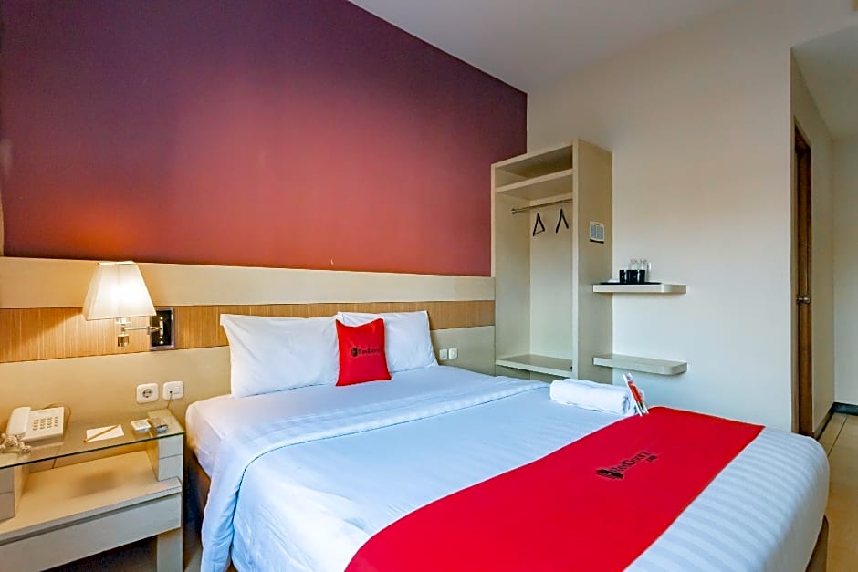 RedDoorz Premium near Bandung Station