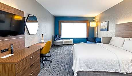 1 King 1 Bdrm Ste Comm Access Roll Shwr