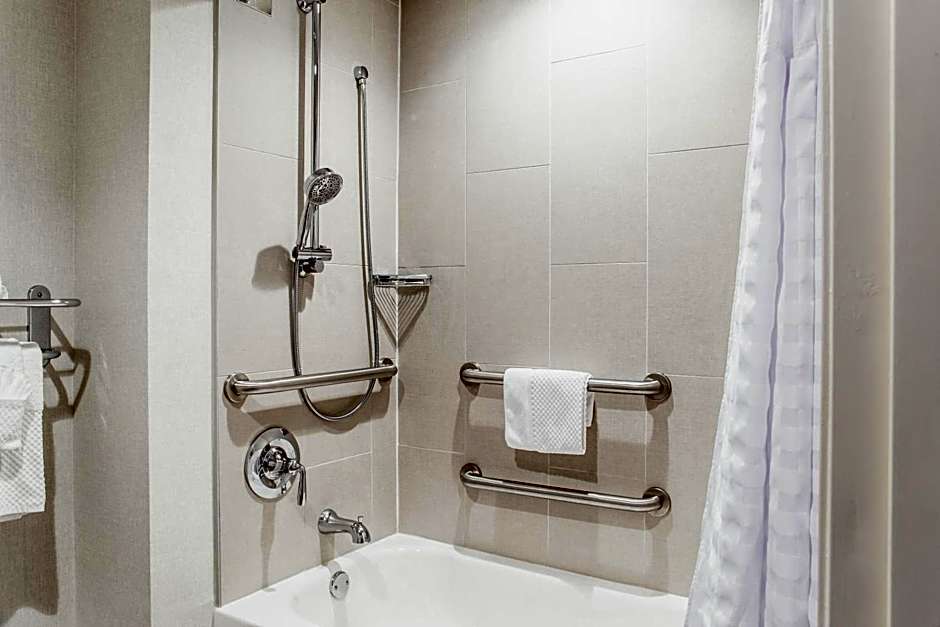 DoubleTree by Hilton Pleasant Prairie Kenosha