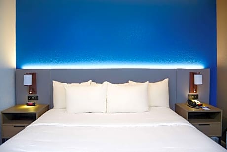 Comfort Inn & Suites Moreno Valley near March Air Reserve Base