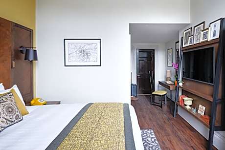 Premium King Room with Cathedral View