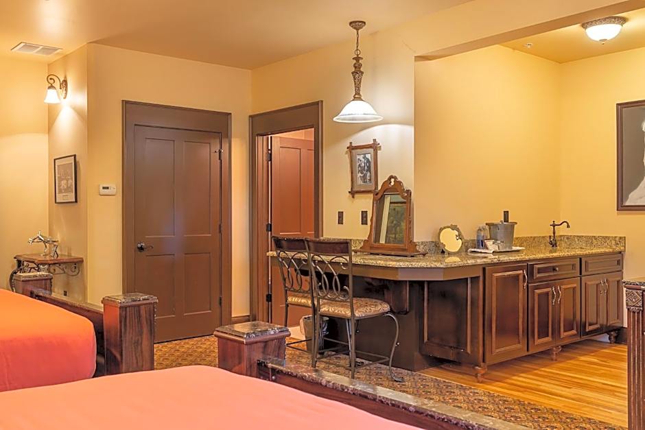 Steele Mansion Inn & Gathering Hub