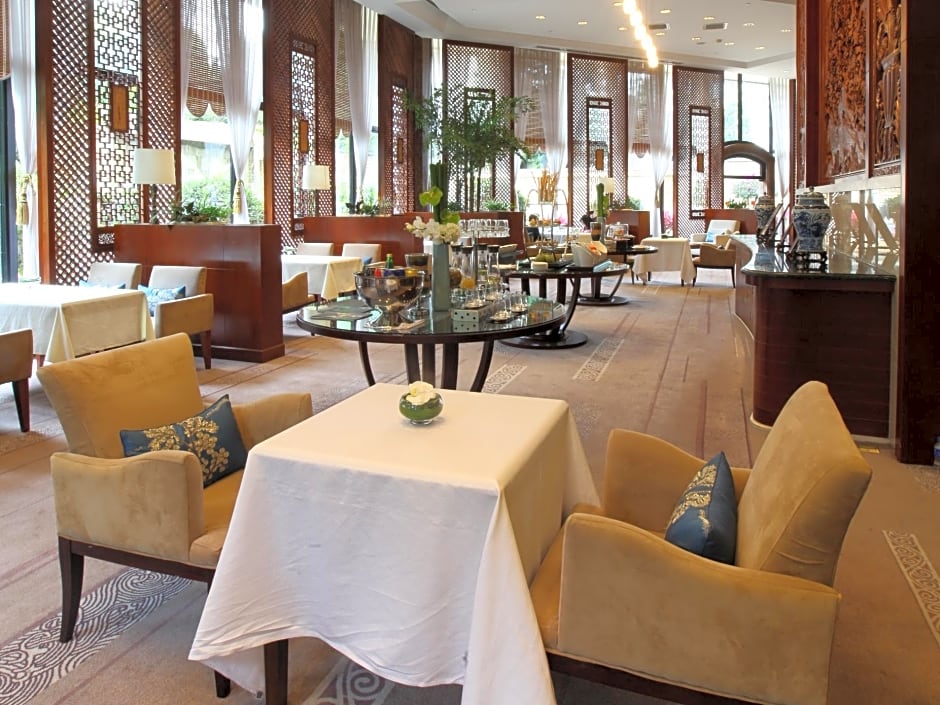 Zhongwei Green Lake Hotel Kunming