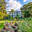 Monroe Manor Inn