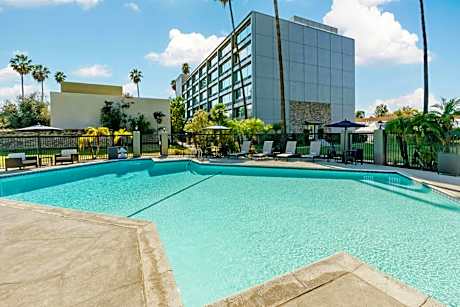 Courtyard by Marriott Los Angeles Woodland Hills