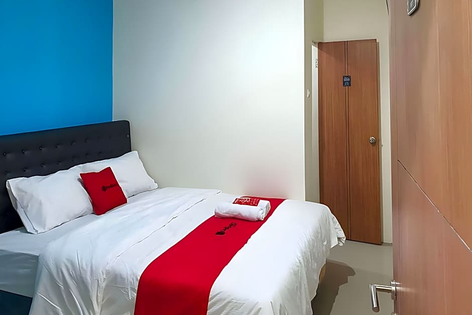 RedDoorz @ Mayjen Sungkono Surabaya