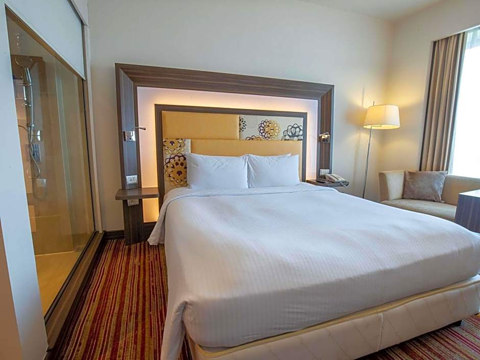 Photo 1 of 5 of Executive 1 King Bed