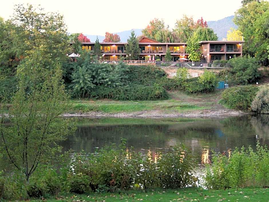 The Lodge at Riverside