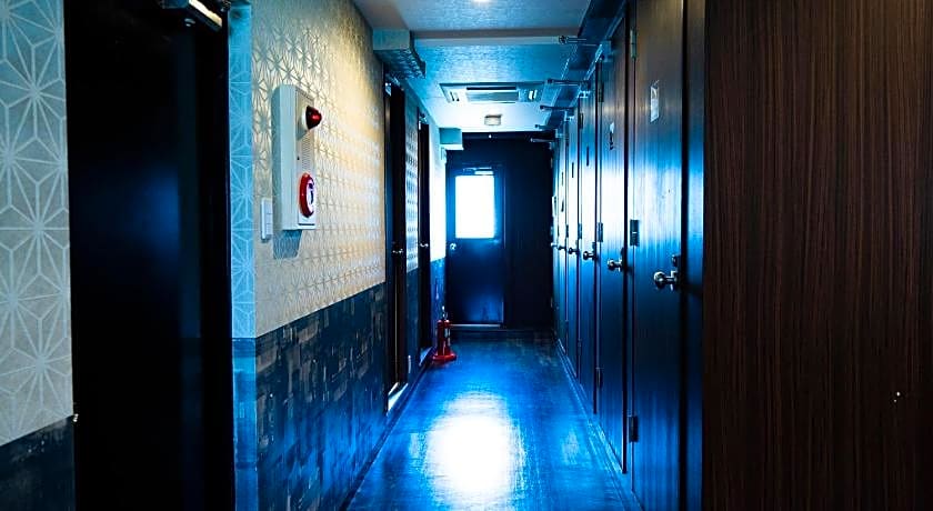 R Hostel Namba South