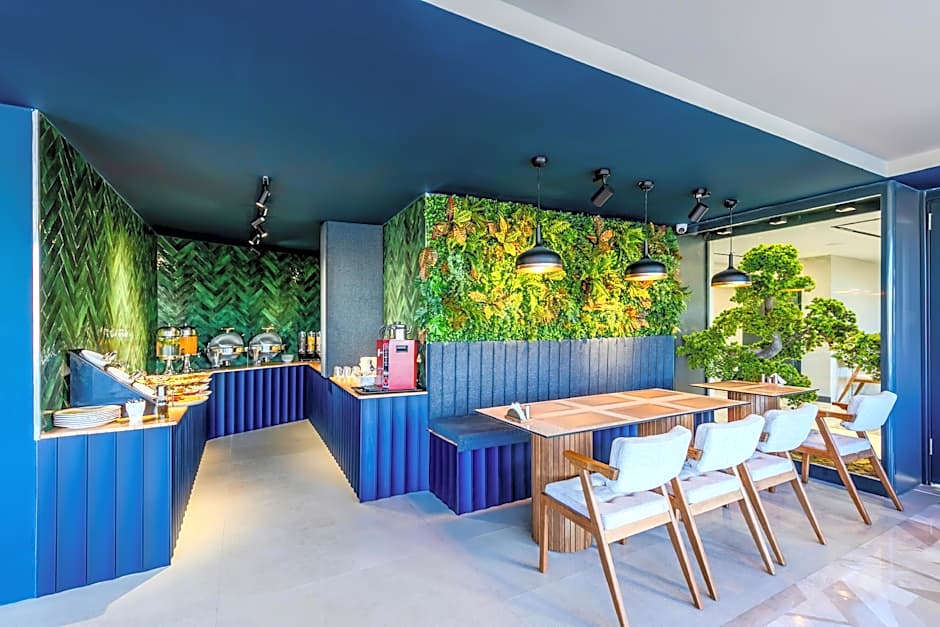 Heaven Premium Airport Hotel